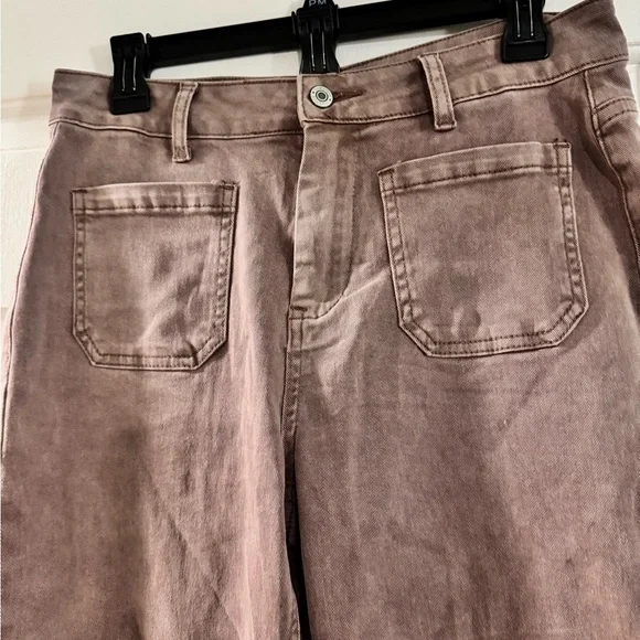 Women’s Wide-Leg Pants - Picture 2 of 5